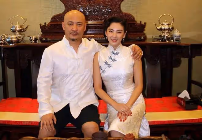 「管不住下半身」的8位明星,一個比一個過分,個個不值得同情