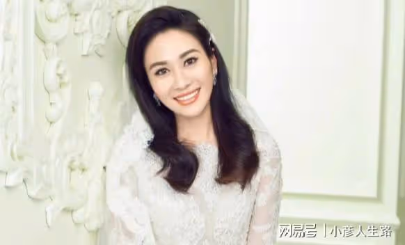 葉璇:曾是TVB女演員中的學霸女神,後因謎之操作被吐槽