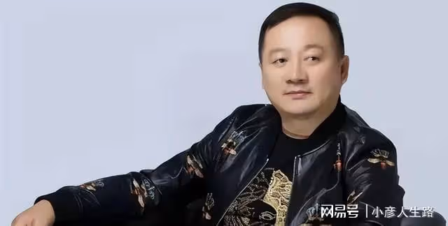 唐鑒軍直播遭網友逼捐,現場怒斥黑粉道德綁架