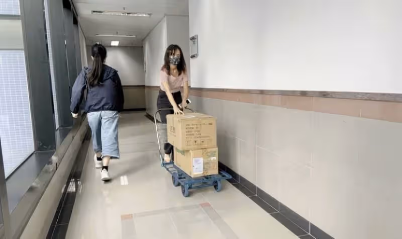 美亞姐韓君婷近況曝光,破產後生活拮据,一日三餐靠朋友接濟,為儘快還清債務轉行做網紅,網歎:風雨之後終見彩虹