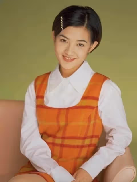 從歌後到魔女,她為頂客男友摘除子宮後分手,今45歲不婚不孕:原生家庭影響一生.