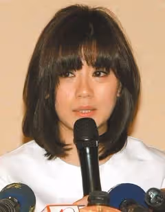 心痛卻不後悔!19歲賈靜雯「趁父親睡著親手拔管」 她默默承擔「遭批評不孝」淚喊:讓他有尊嚴的走