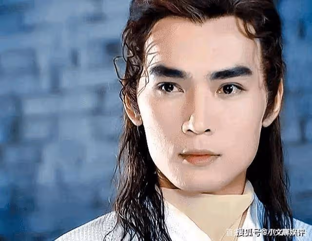 美男遲暮！52歲焦恩俊曾被前妻拋棄，如今鬍子花白，自嘲又胖又老