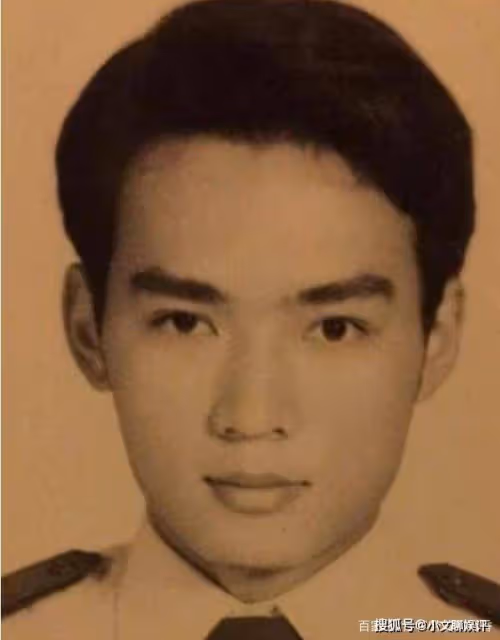 美男遲暮！52歲焦恩俊曾被前妻拋棄，如今鬍子花白，自嘲又胖又老