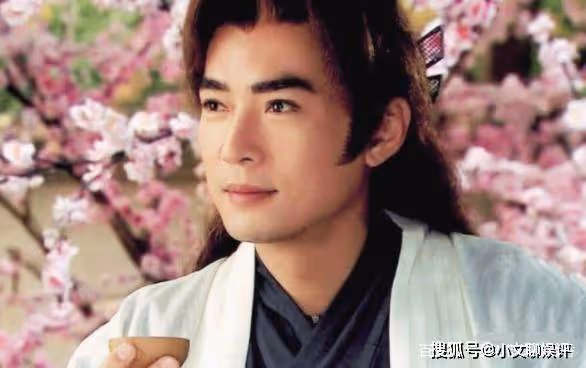 美男遲暮!52歲焦恩俊曾被前妻拋棄,如今鬍子花白,自嘲又胖又老
