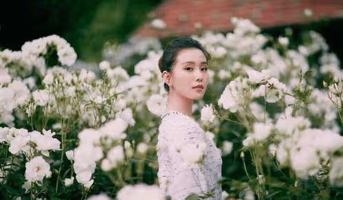 她曾經戲紅人不紅,後靠一部戲圈粉無數,如今27歲終於紅得發紫!