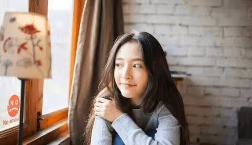 她曾經戲紅人不紅,後靠一部戲圈粉無數,如今27歲終於紅得發紫!