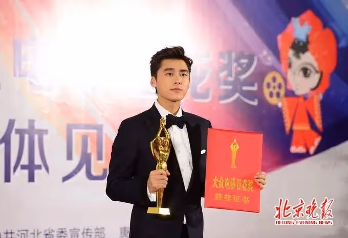 李易峰多次嫖娼 這事推敲下去 越想越心驚...