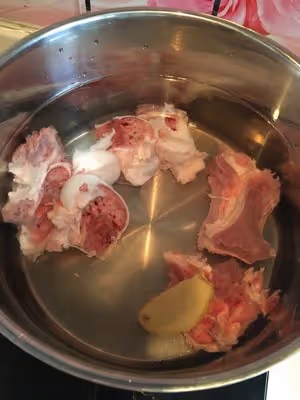 霸王花筒骨老火靚湯
