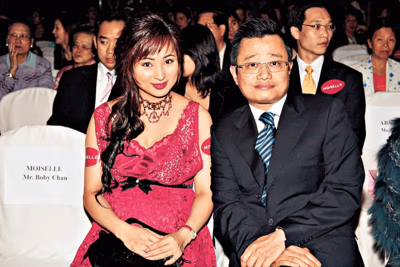 當年正紅嫁豪門!57歲女星「離婚被迫淨身出戶」1塊錢都沒拿 獨力扶養3子嘆:「我沒有當闊太太的命」