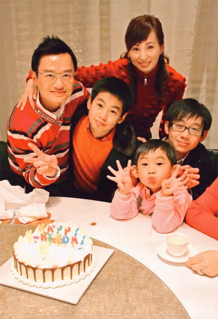 當年正紅嫁豪門!57歲女星「離婚被迫淨身出戶」1塊錢都沒拿 獨力扶養3子嘆:「我沒有當闊太太的命」