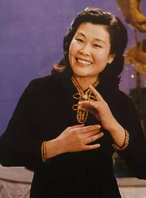 是兒女不孝?她牽手老伴「搬進養老院」86歲樂開懷 親吐原因「是我不想要他們」:怎麼勸都不回頭