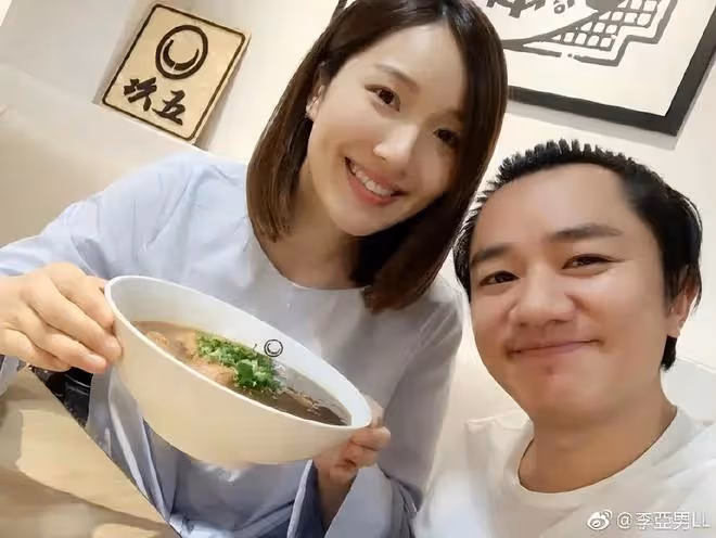 42歲王祖藍結婚7年,自曝已立遺囑給李亞男,豪宅房產都歸她