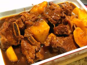 土豆燉牛仔骨