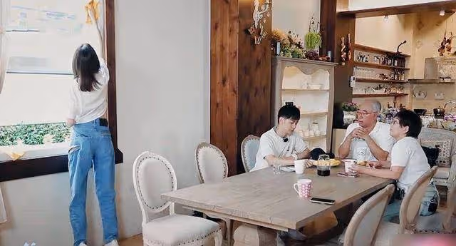 48歲林志穎台灣豪宅曝光！全屋精緻奢華，花園草坪「超寬闊」像操場，超大落地窗視野開闊，網友：羨煞旁人