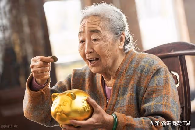 每月給岳母1千,帶娃2年的母親知道後翻臉了,我:你帶孩子應該的