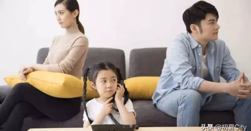 女兒，媽不行了，把房子賣了給我治病吧。誰是你女兒？