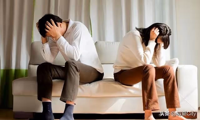 女兒,媽不行了,把房子賣了給我治病吧。誰是你女兒?