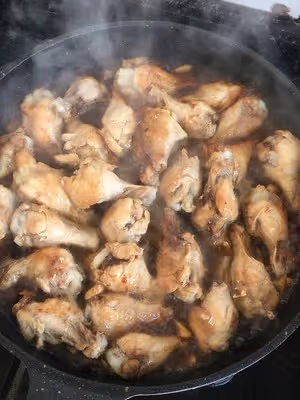 好吃到舔手指的「蒜香蜜汁雞翅根」👍