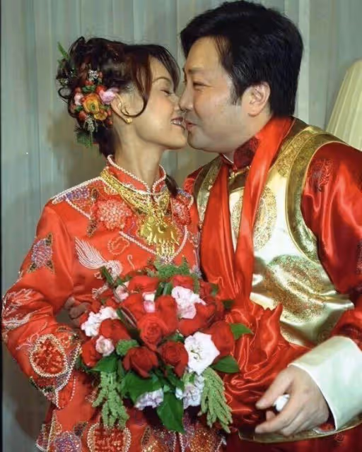 知名港星近況曝光!身材嚴重發福顯油膩,轉行賣燈飾不願復出