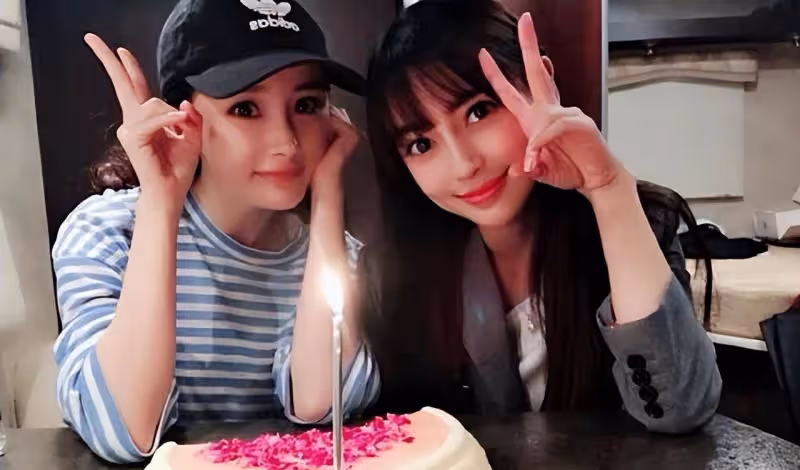 楊冪的生日陣容這麼大,明星們都發卡過生日,Angelababy連續八年送上祝福