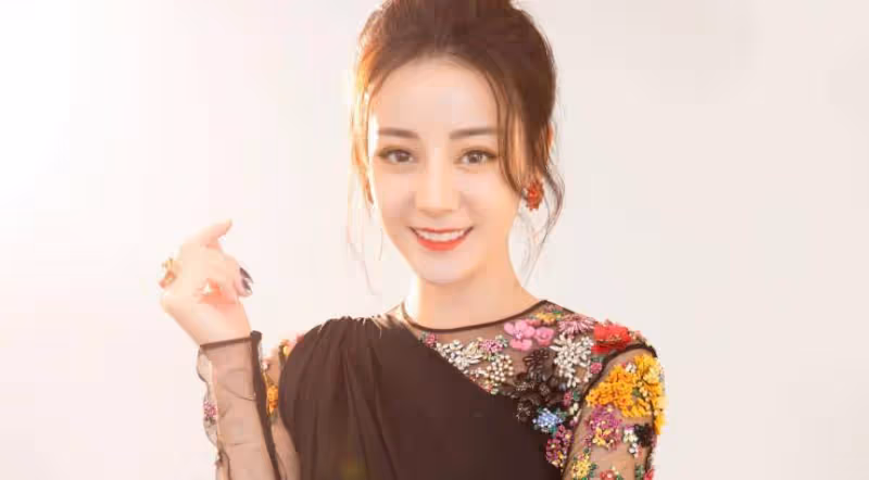 長相丑辣眼睛的女明星合集,看完還認得出來嗎?