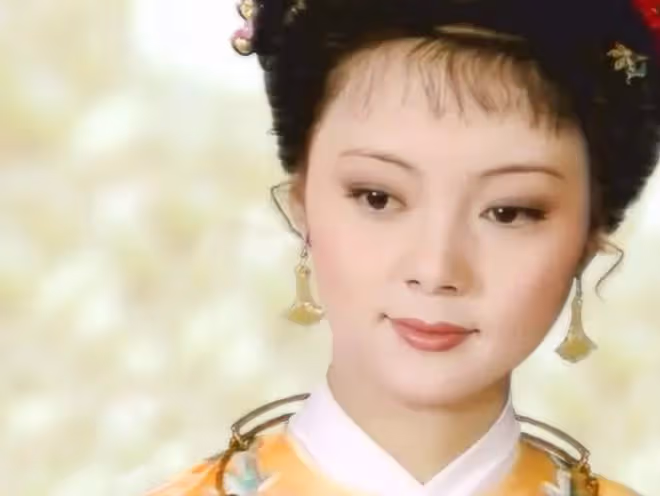 「寶釵」張莉定居國外近況，寄情玩樂至今未婚，56歲皮膚白到發光