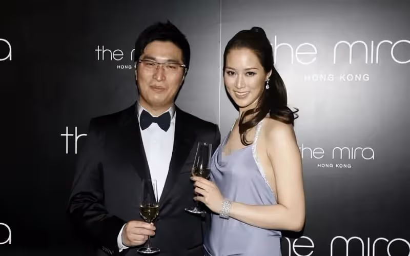 「千億媳婦」徐子淇真沒有貴婦架子,穿掛脖裙看著還挺張揚,身材高級:不愧模特出身