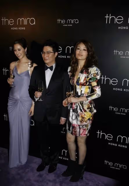「千億媳婦」徐子淇真沒有貴婦架子,穿掛脖裙看著還挺張揚,身材高級:不愧模特出身