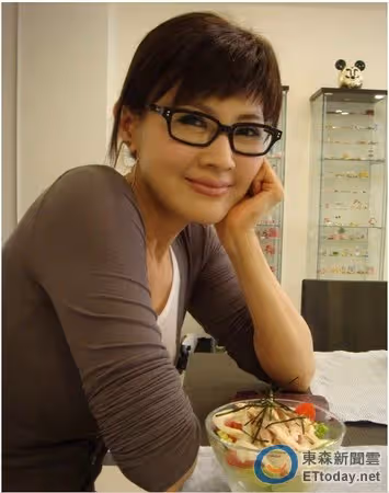 資深女星消失22年首曝光!當紅「嫁第一經濟犯」被騙婚逃國外 今60歲「靠修佛重生」外表超凍齡