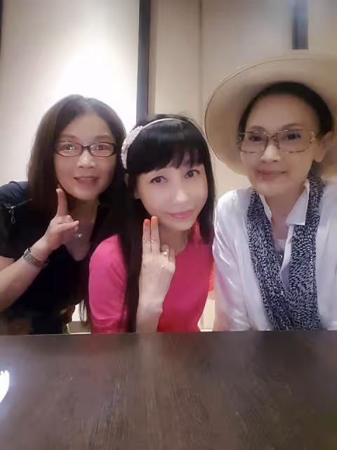 資深女星消失22年首曝光!當紅「嫁第一經濟犯」被騙婚逃國外 今60歲「靠修佛重生」外表超凍齡
