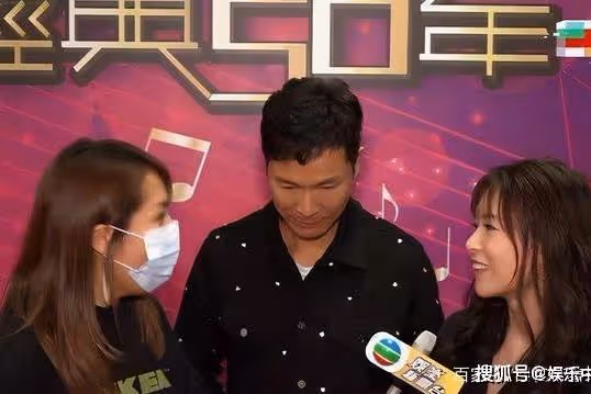 一代視帝為何淪落至此？郭晉安臉部僵硬似蠟像，自卑不敢看鏡頭