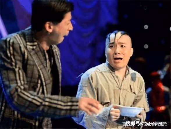 他憑「三毛」一夜爆紅,因謝頂縫合300多針,33歲容貌大變無人識
