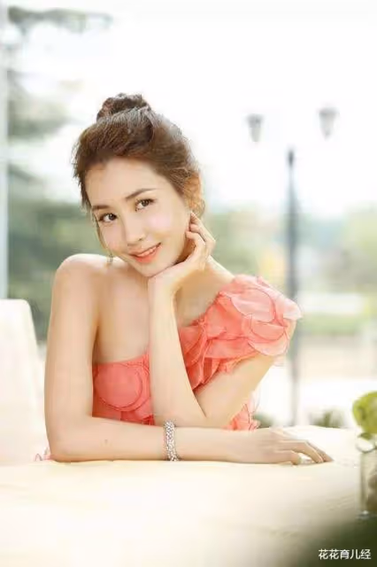 她曾是李易峰最愛的女人，被譽為「鄰家女神」，整容之後認不出來