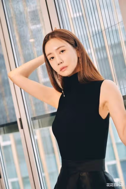 她曾是李易峰最愛的女人，被譽為「鄰家女神」，整容之後認不出來
