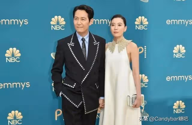 艾美獎紅毯／李政宰甜牽百億女友