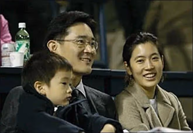 45歲前三星「太子妃」和影帝男友驚艷亮相！離婚後愛情事業兩手抓，比韓劇大女主厲害