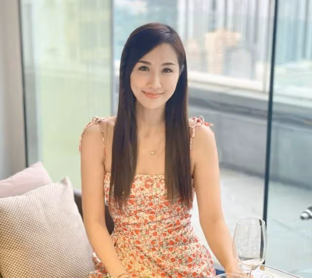 香港「最美經紀人」宣布再次出道!身材豐滿面容姣好,是選美亞軍
