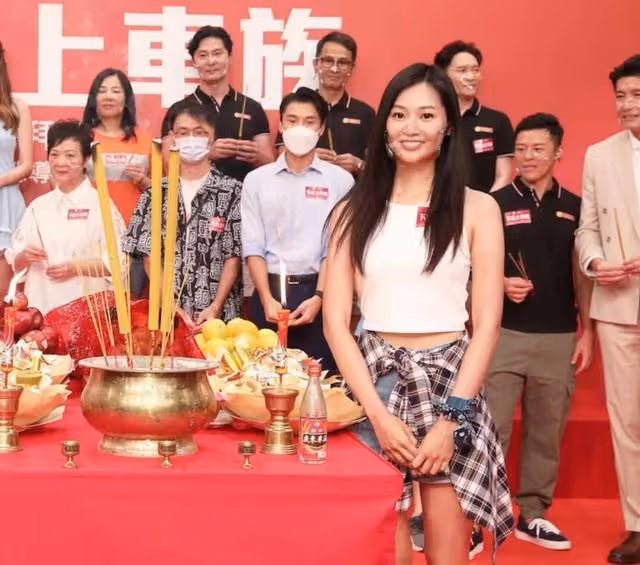 發展三級跳！TVB上位小花受力捧一年拍4劇，更涉足影圈進軍大熒幕
