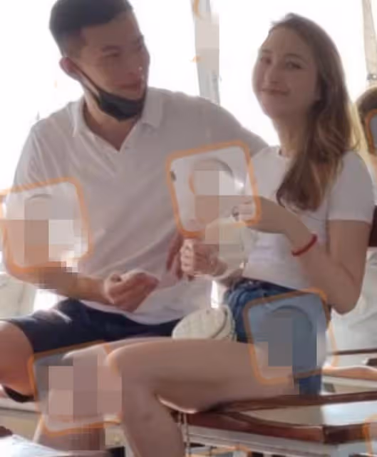 賭王千金答應消防員求婚,兩人坐3元船出遊接地氣,男友月薪超4萬