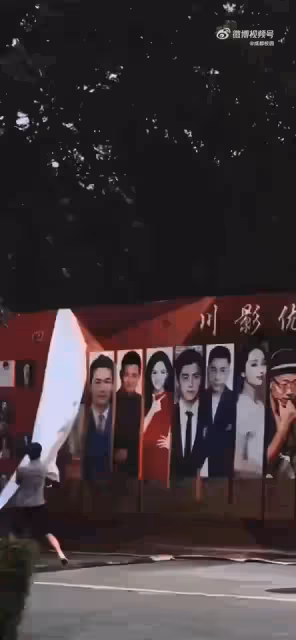 李易峰涉嫖,他的母校連夜做這事…