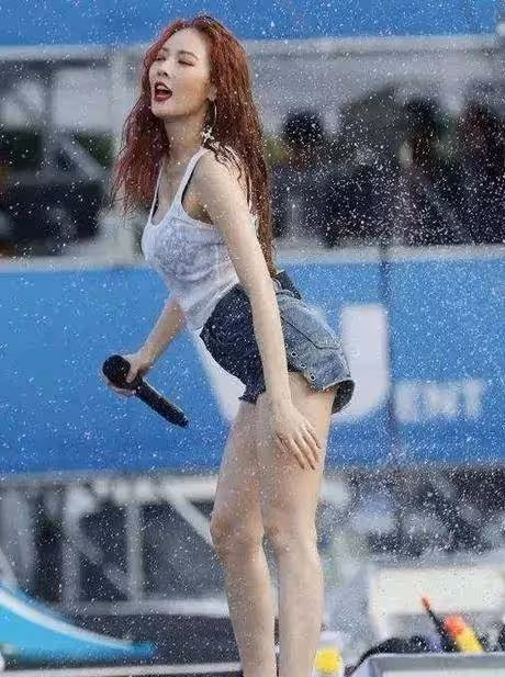 金泫雅顏值太高，完美身材比例太有吸引力，舞姿竟如此優美！