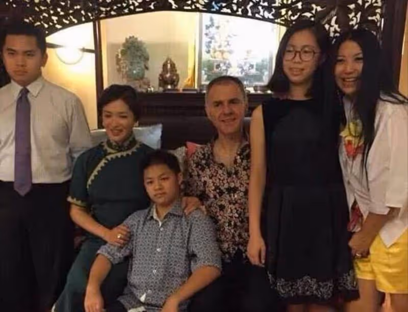金星罕見帶女兒逛街被偶遇,養女穿著打扮似土豪,顏值被誇超高