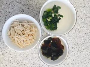 皮蛋雞絲粥