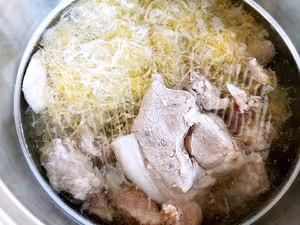 排骨燉酸菜(東北菜)