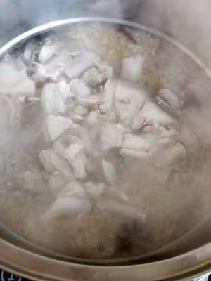 排骨燉酸菜(東北菜)