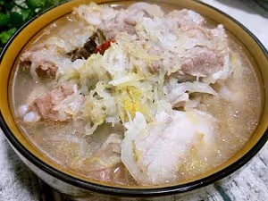 排骨燉酸菜(東北菜)