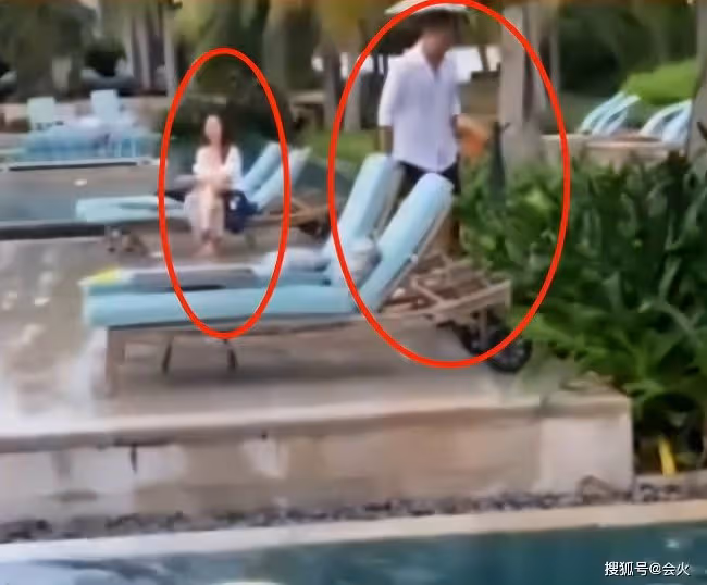 汪小菲路邊遭美女強行索抱 兩人當場抱作一團