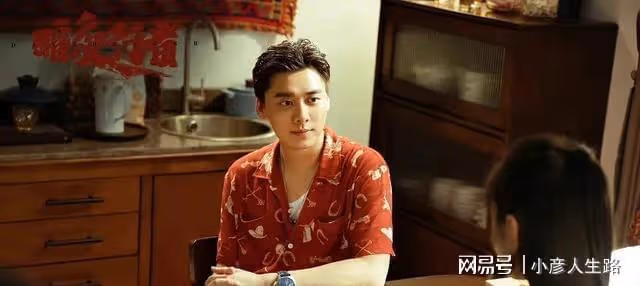 牆倒眾人推,李易峰的替身演員浮出水面稱:曾在劇組挨過罵被電打