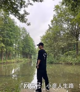 王一博肖戰龔俊粉絲互撕，王嘉爾也被牽扯其中，看客們吃瓜需謹慎
